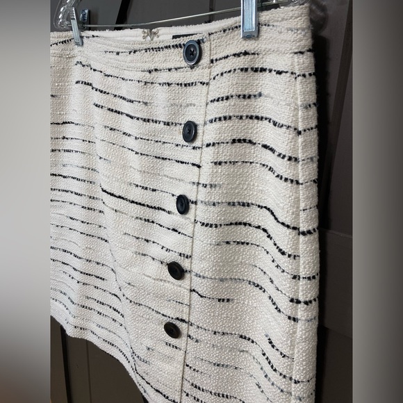 Ann Taylor Black&White Skirt - Picture 2 of 5